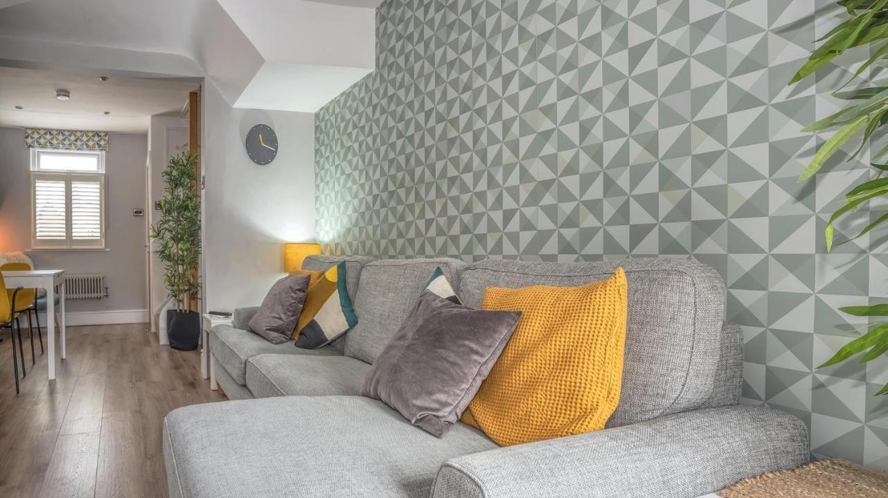 فيلا Modern 3-Bed House On Tarporley High Street المظهر الخارجي الصورة
